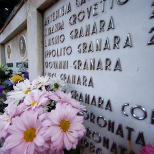 Famiglia Granara tomba cimitero di pegli 26/04/2011